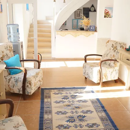 Esmana Hotel 2*