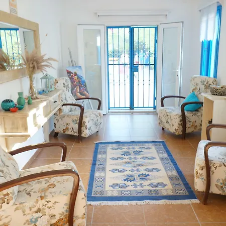 מלון Esmana ביטז